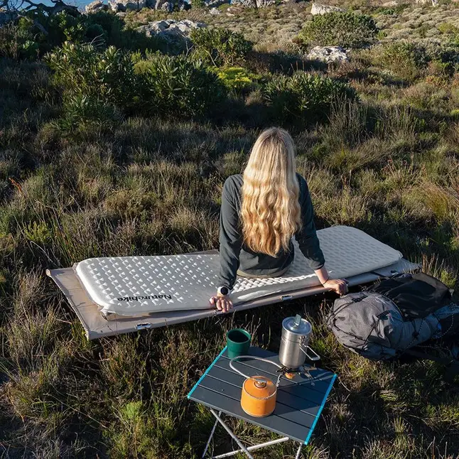 Матрац туристичний надувний одномісний Naturehike CNK2300DZ013, 185x55x3.5 см, світло-сірий, прямокутний — Photo 2