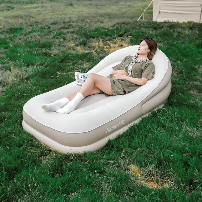 Матрац кемпінговий надувний одномісний Naturehike CNK2300DZ020, 180x90x60 см, бежевий із вбудованим насосом для надування — Photo 2