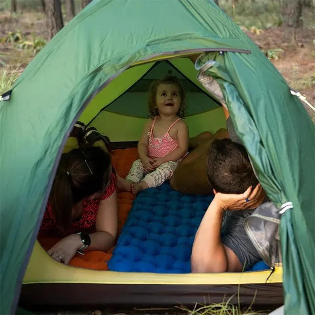 Матрац туристичний надувний одномісний Naturehike FC-10 NH19Z032-P, 195x59x6.5 см, помаранчевий для кемпінгу — Photo 2