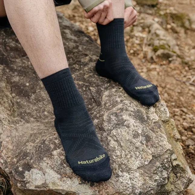 Шкарпетки туристичні полегшені з амортизацією Naturehike CYY2611FS010, L, чорний — Photo 1