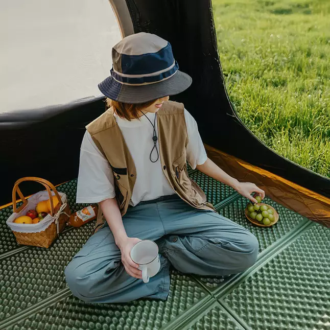 Килимок туристичний складаний одномісний IXPE Naturehike CNK2450WS044 з алюмінієвою плівкою, 195x60x1.8 см, оливковий — Photo 3