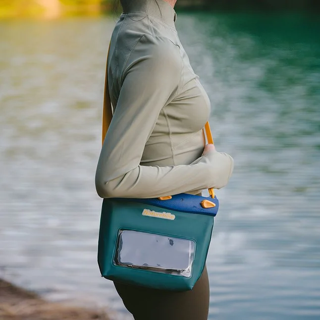 Сумка водонепроникна Naturehike CNK2300BS016, 2,6 л, темно-зелена — Photo 3
