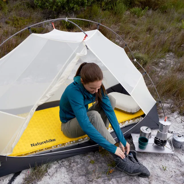 Матрас туристический надувной одноместный Naturehike CNK2550WS033, 183x53x3.5 см, желтый, овальный — Photo 2