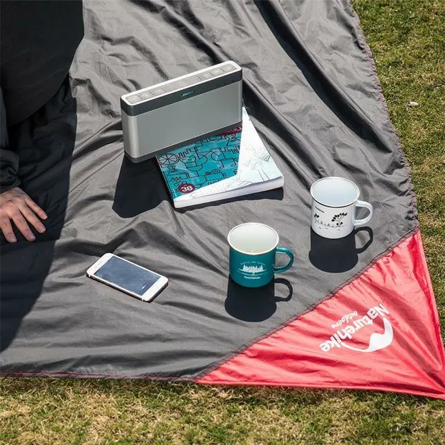 Килимок для пікніка водостійкий надлегкий Naturehike Moisture Picnic Mat NH17D050-B, 145x200 см, чорний — Photo 2