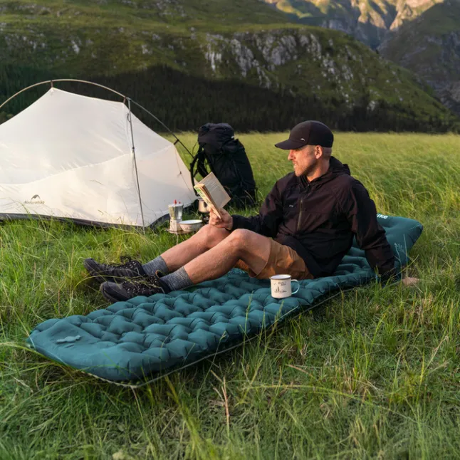 Матрац туристичний надувний двомісний Naturehike CNK2550WS019, 200 х 125 х 9.5 см, синій із вбудованою помпою для надування — Photo 3