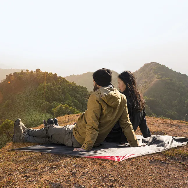 Килимок для пікніка водостійкий надлегкий Naturehike Moisture Picnic Mat NH17D050-B, 145x100 см, чорний — Photo 6