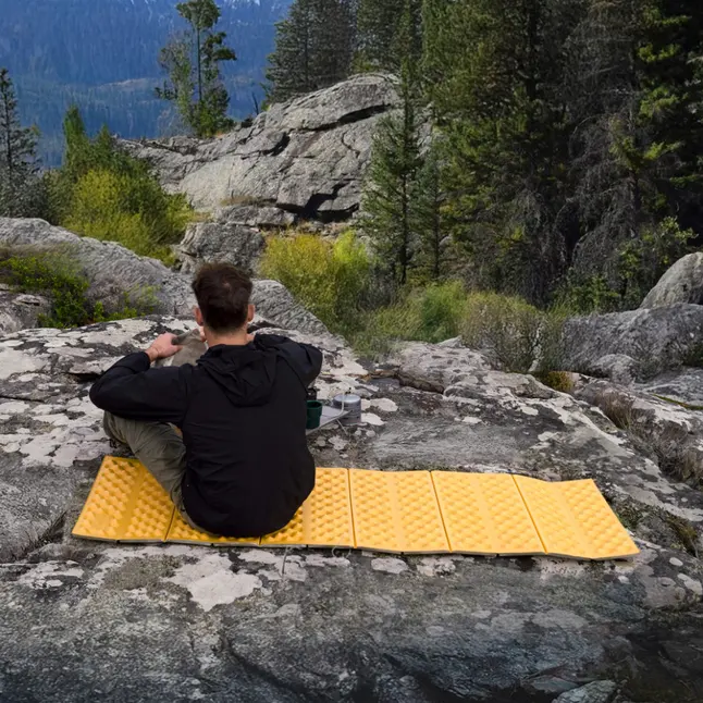 Килимок туристичний складаний одномісний Naturehike CNK2650WS027, 185 х 56 х 2.6 см золотистий — Photo 1