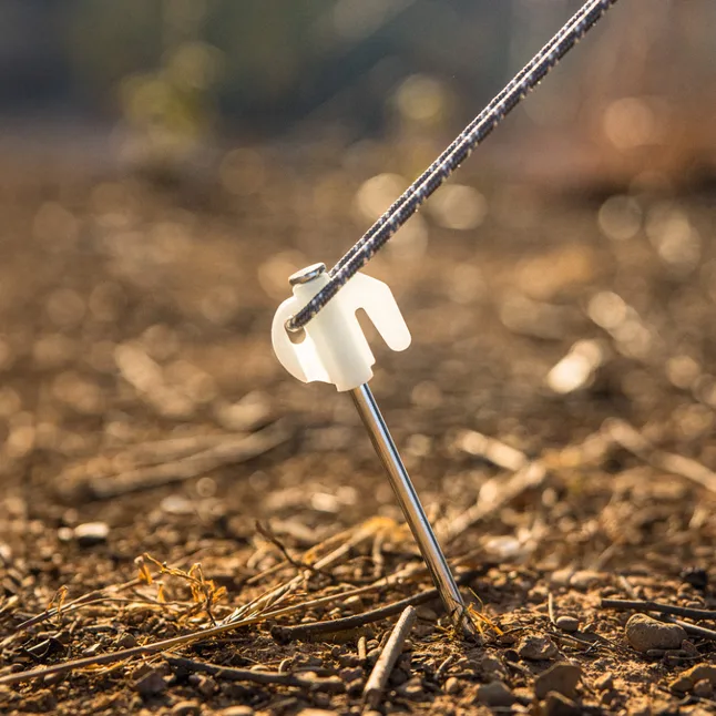Кілки туристичні світловідбивні Naturehike CNK2550PJ012, 20 см, 4 шт, білий — Photo 3