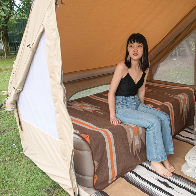 Плед Naturehike Outdoor Warm Geometric NH20FS036, коричневий — Photo 5