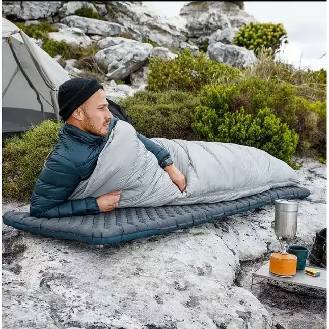 Матрац туристичний надувний одномісний Naturehike CNH22DZ018, надлегкий, 183x64x7 см, чорний, для туризму із мішком для надування — Photo 3