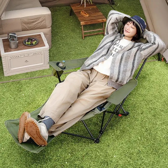 Кресло туристическое складное с высокой спинкой с подставкой для ног Naturehike CNK2550JJ019, бежевый — Photo 2