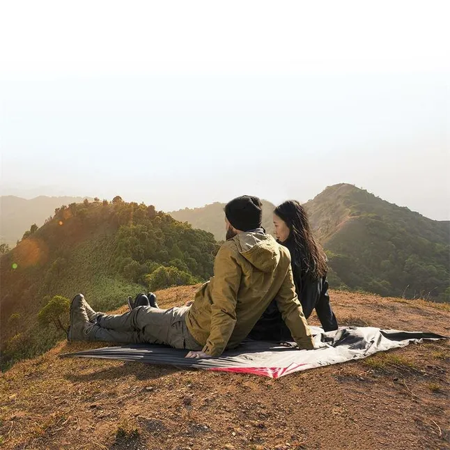 Килимок для пікніка водостійкий надлегкий Naturehike Moisture Picnic Mat NH17D050-B, 145x200 см, чорний — Photo 1
