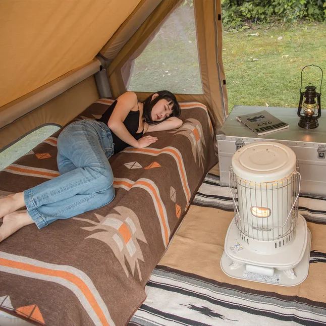 Плед Naturehike Outdoor Warm Geometric NH20FS036, коричневий — Photo 2