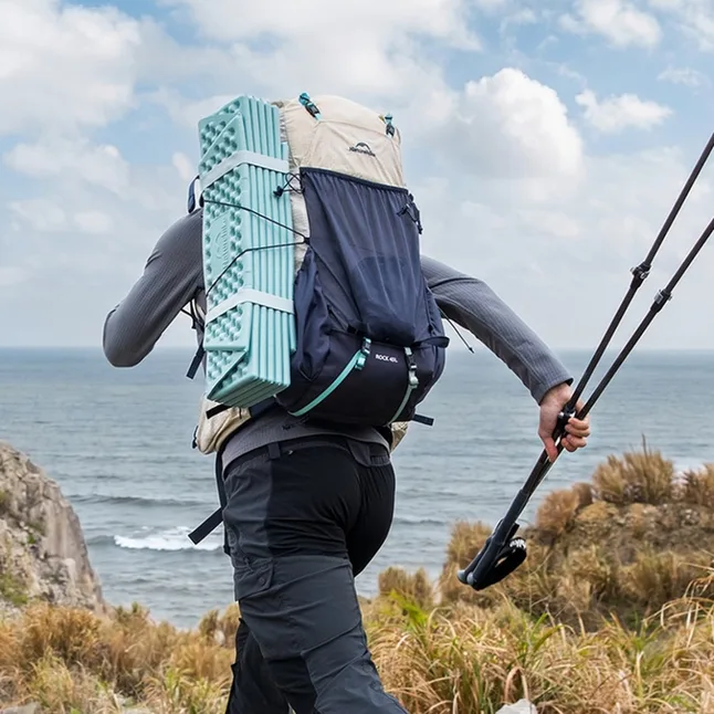Килимок туристичний складаний одномісний Naturehike Troues R2.0 CNK2650WS025 185 х 56 х 1,8 см, синій — Photo 6