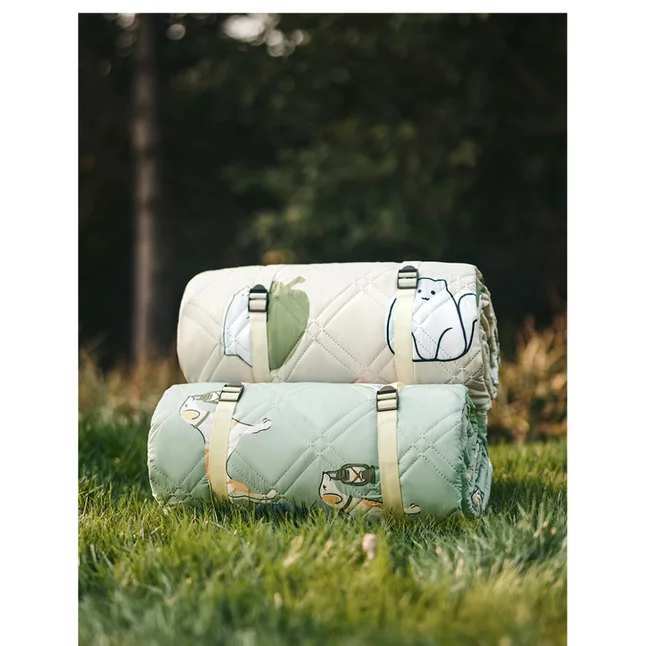 Килимок для пікніка водостійкий Naturehike CNK2350WS010, 210x240 см, світло-салатовий з принтом — Photo 3